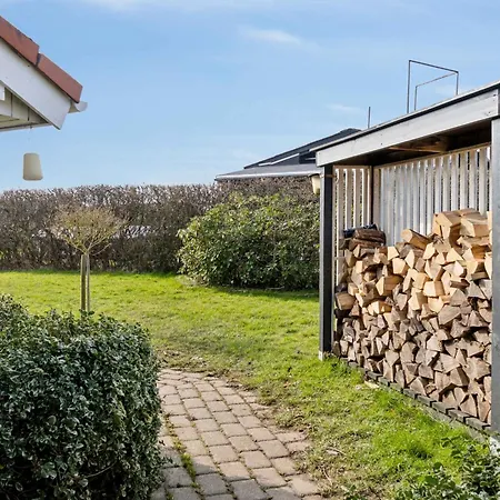 Summer House With Sauna Near Folle Rønde
